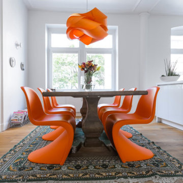 LZF’s Orange Link Pendant Adds Zest to a Köln Kitchen