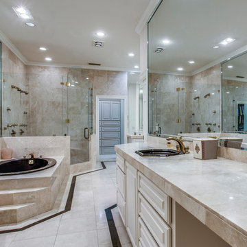 Plano estate with 2 guest houses and tennis court on 1.5 acres