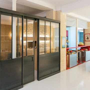 Chambre verrière dans loft parisien