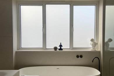 Inspiration for a modern bathroom in London.