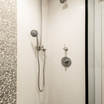Modern Guest Bathroom - Dallas