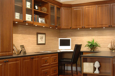 Elegant home office photo in Los Angeles