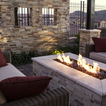 OUTDOOR LIVING