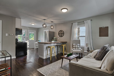 Inspiration for a country living room remodel in St Louis