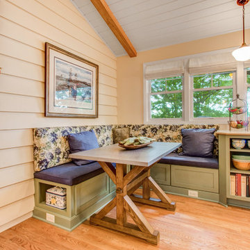 Cozy Eat-In Kitchen