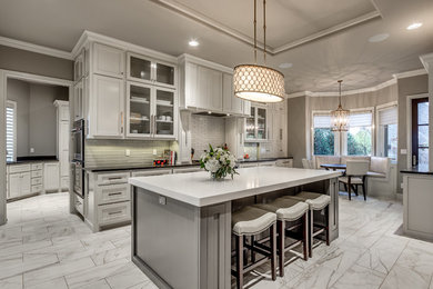 Kitchen - traditional kitchen idea in Oklahoma City