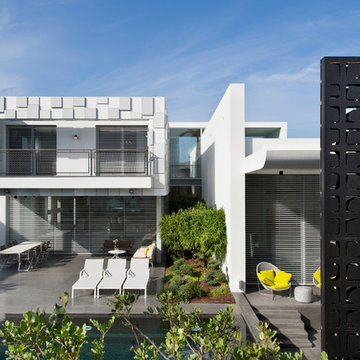 The Dynamic House