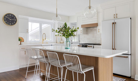 Kitchen of the Week: White-and-Wood Style With Breathing Room