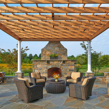 Dry-Laid Irregular Bluestone Patio