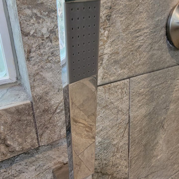 1000 Oaks Master Bathroom