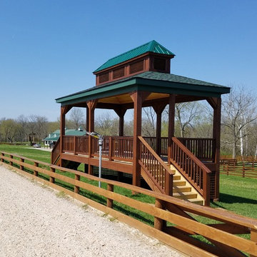 Show-Horse Viewing Platform