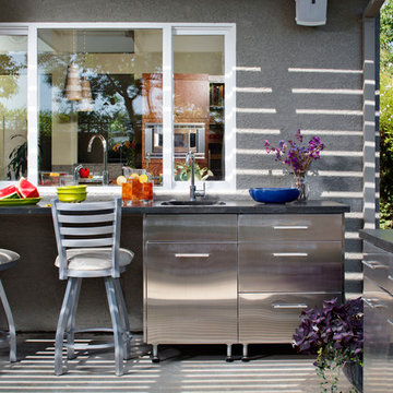 Outdoor kitchen