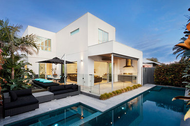 This is an example of a contemporary pool in Melbourne.