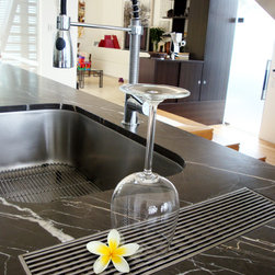 LUXE Kitchen Bench Drains - Dish Racks