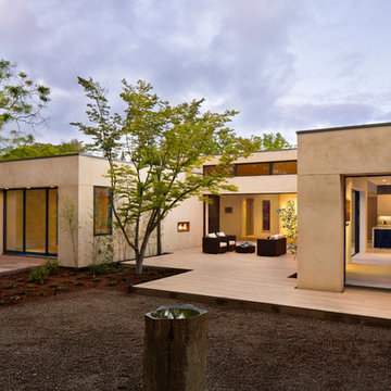 Courtyard and Dining Room
