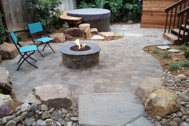 Example of an eclectic patio design in San Diego