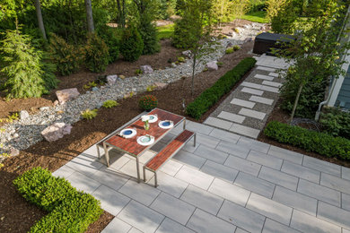 Inspiration for a contemporary patio remodel in Detroit