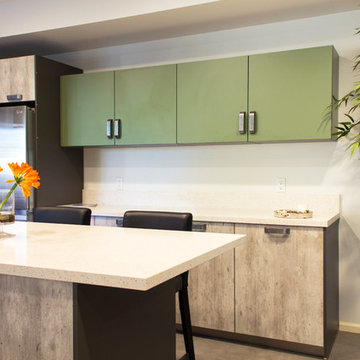 Green & Concrete Kitchen with Garden in Long Beach