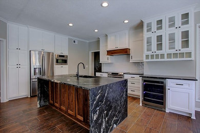 Example of a transitional kitchen design in Kansas City