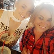 Amanda Lewelling's photo