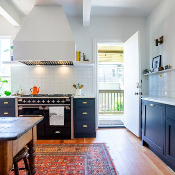 4X4 Corner Pantry Kitchen Ideas - Photos & Ideas | Houzz