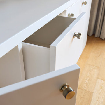 CUSTOM-BUILT FITTED LIVING ROOM TV AND STORAGE UNIT