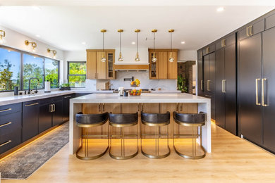 Example of a trendy kitchen design in Orange County