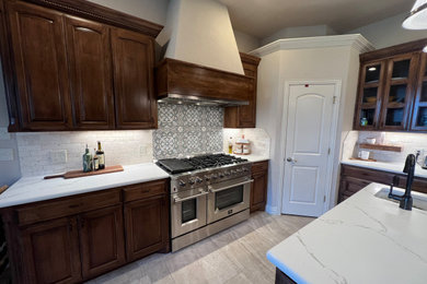 Elegant kitchen photo in Dallas