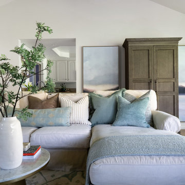 Lakefront Living Room - San Marcos