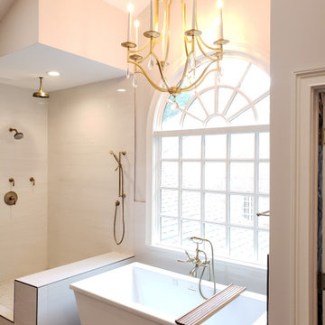 Luxury Bath with Discerning Detailing