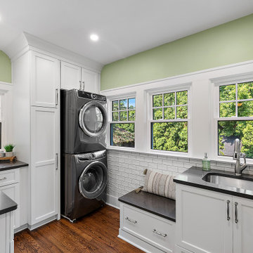 Starmark Maple Roanoake Second Floor Laundry & ADA Bath in Simply White