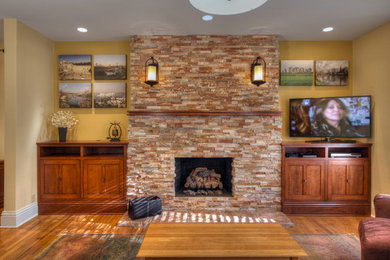 Living room - traditional living room idea in St Louis
