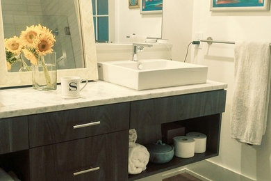 Inspiration for a modern bathroom remodel in Atlanta