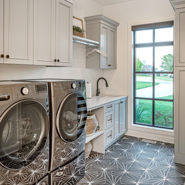 Transitional Lakeside - Bennington, NE