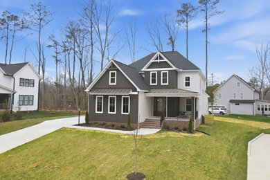 Example of an exterior home design in Richmond