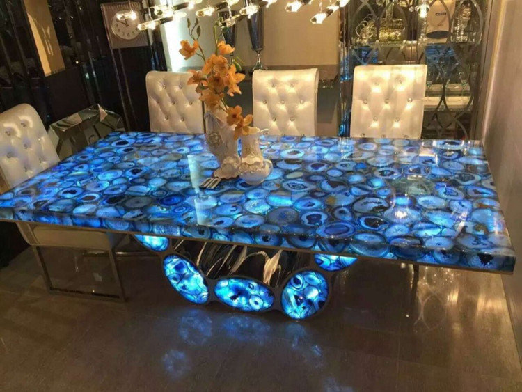 Revetement et habillage avec la pierre précieuse Agate