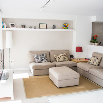 APARTAMENTO CON LINEAS RECTAS LACADO EN BLANCO