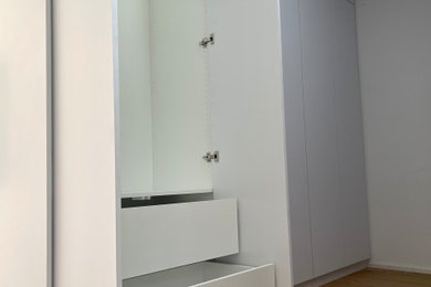 Modernes Ankleidezimmer in Frankfurt am Main