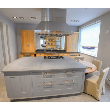 Central Island w/ Seating for 3
