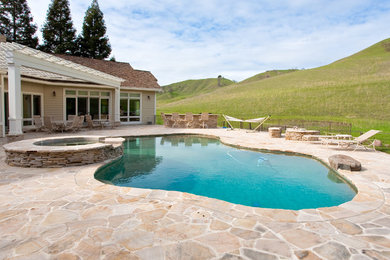 Example of a classic pool design in San Francisco