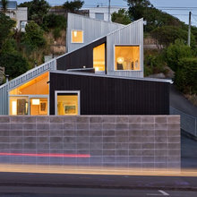 Houzzツアー：大小の家を重ね合わせた、2つの家族のための家