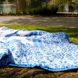 Country Style  Quilts - Bedroom Products
