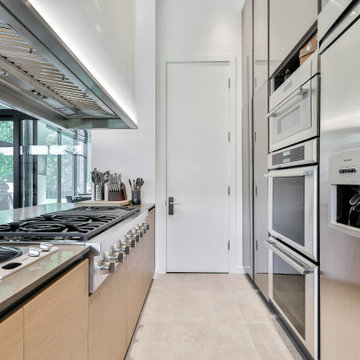 Mirabel modern kitchen