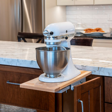 Transition Kitchen with dry bar