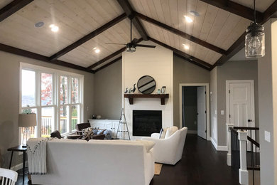 Arts and crafts living room photo in Nashville