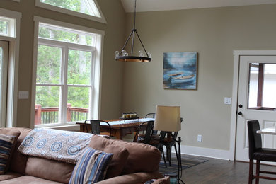 Inspiration for a mid-sized craftsman home design remodel in Atlanta