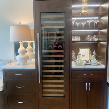 TIBURON DINING & WINE PLEASURE SEATING