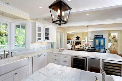 Kitchen - transitional kitchen idea in San Francisco