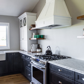 Cozy Farmhouse Infused with Urban Style