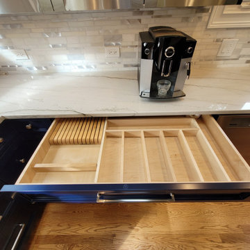 Silverware drawer with dividers